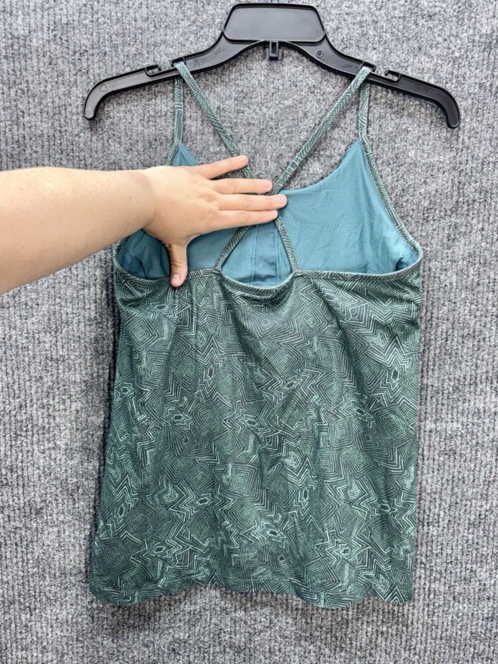 Patagonia Cross Beta Tank Top Womens XL Slim Fit Teal Green Shelf Bra Yoga 23490 - Picture 3 of 10